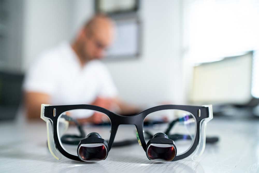 HNO-Plastische Operationen Stuttgart - Dr. Maneschi - Detaillbild Brille