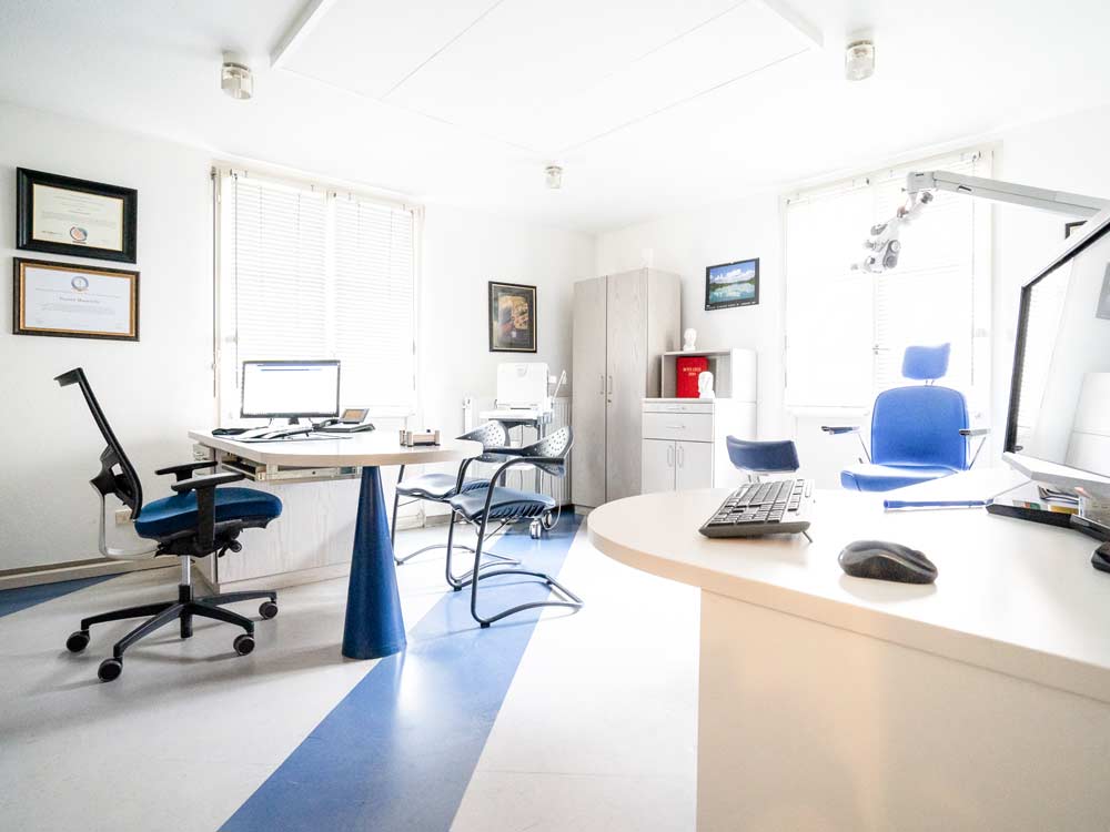 HNO-Plastische Operationen Stuttgart - Dr. Maneschi - ein Behandlungszimmer der Praxis
